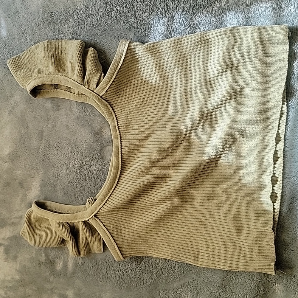 Light green medium ribbed with ruffle on spaghetti straps crop top